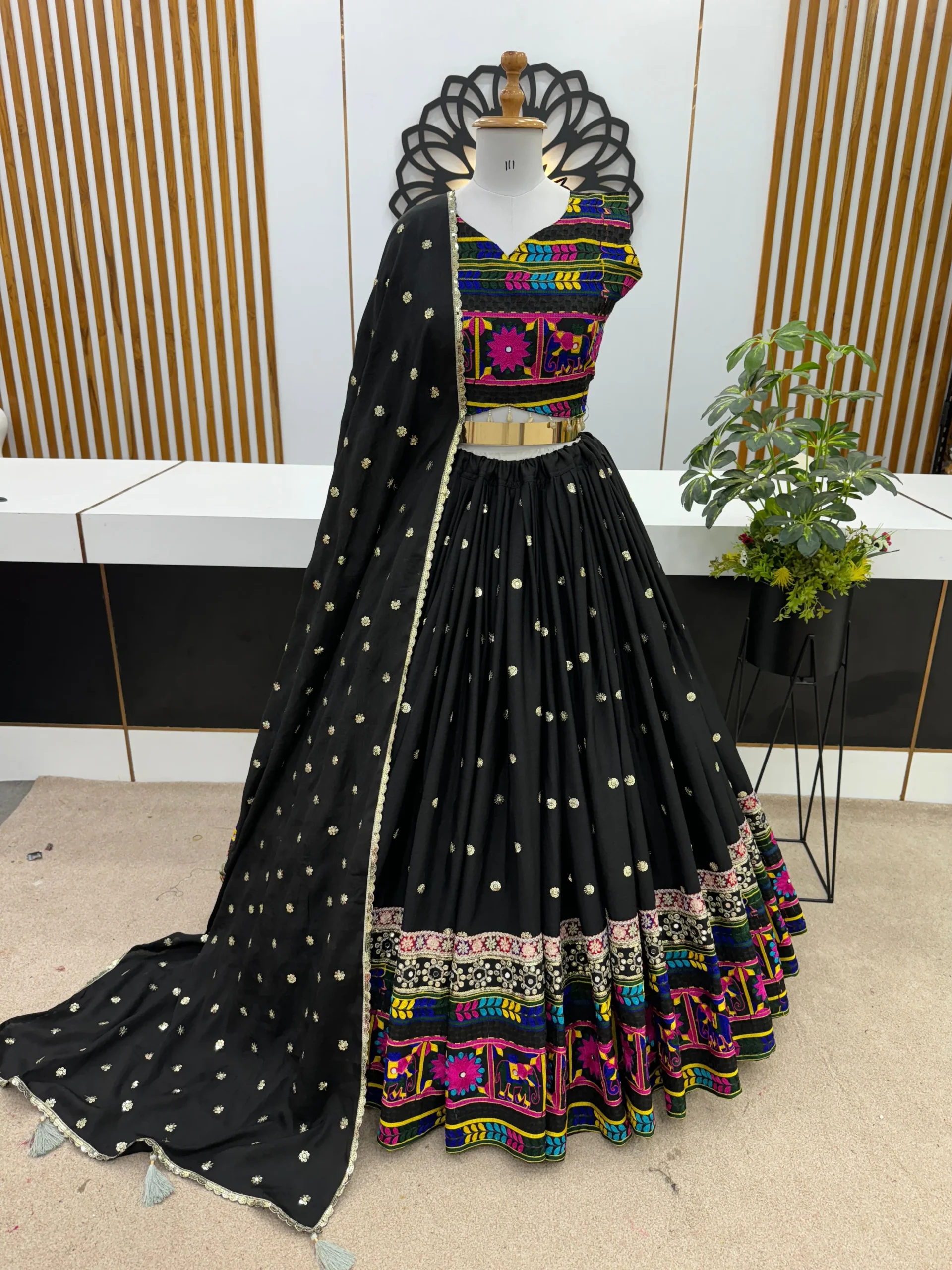 Heavy Chinon With Kachi Work Navratri Replica Chaniya Choli - Image 3