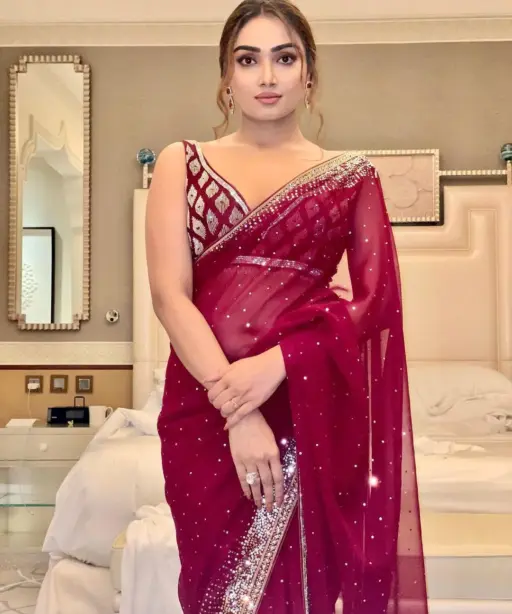 Red Sequins Bollywood Replica Saree bt-3054