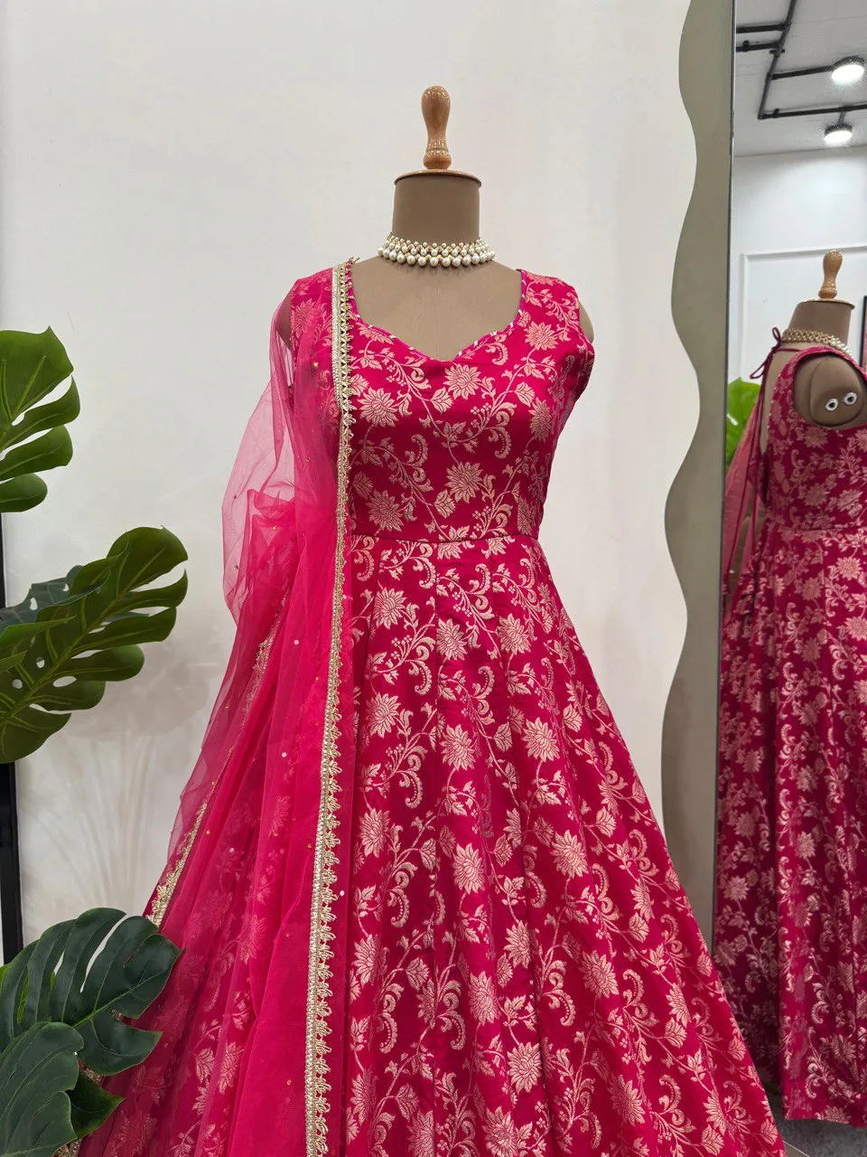 Red Color Jacquard Silk Gown Dupatta Set - Image 2