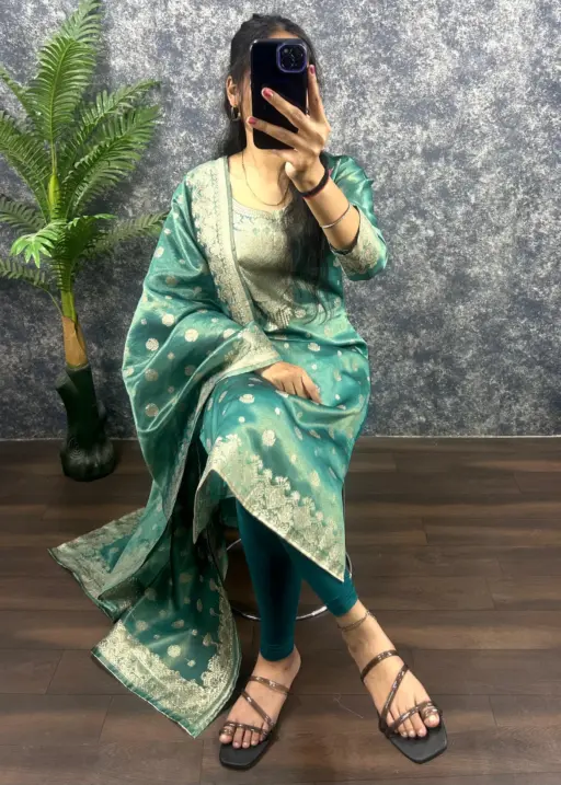 Fashionable Banarasi Silk Kurti Dupatta