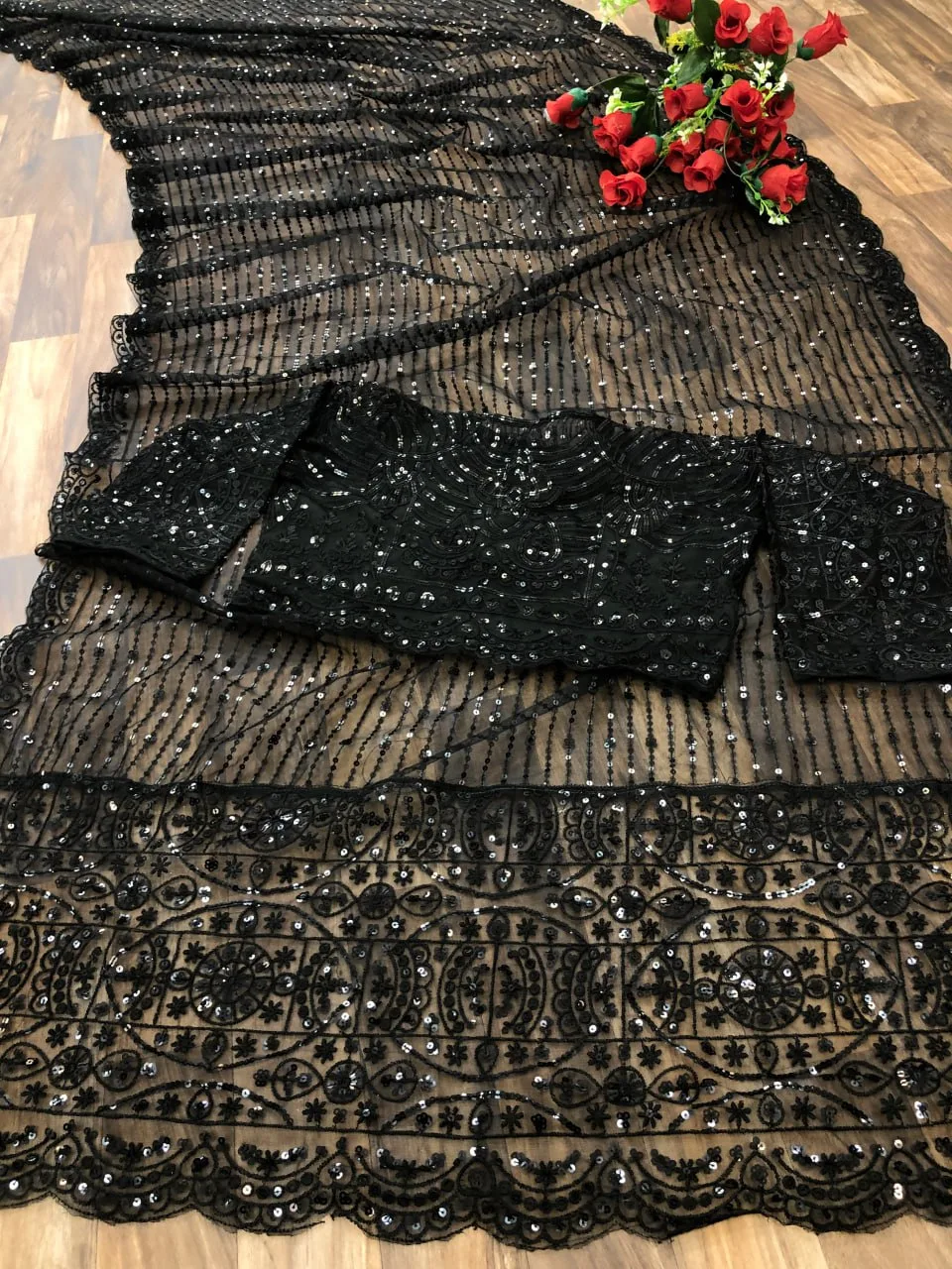 Deepika Padukone Black Saree - Image 5