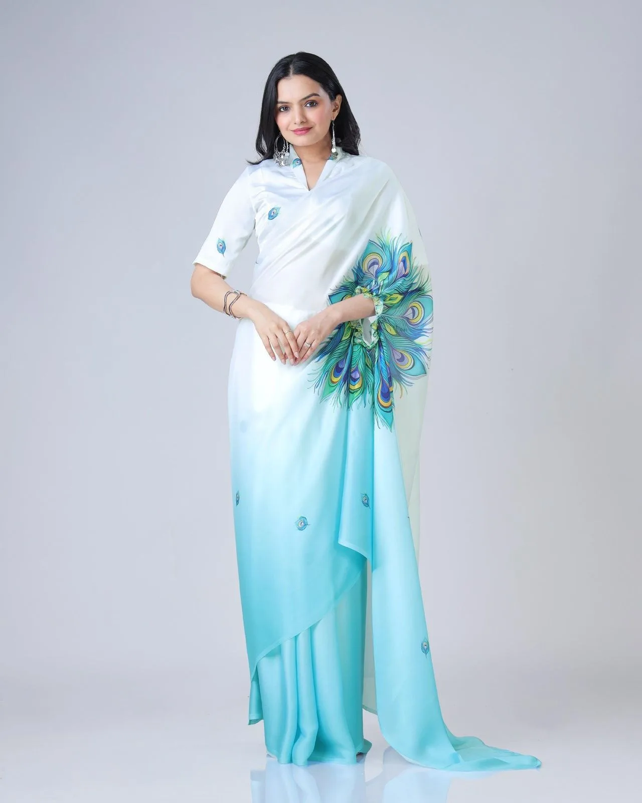 Hand Free Saree