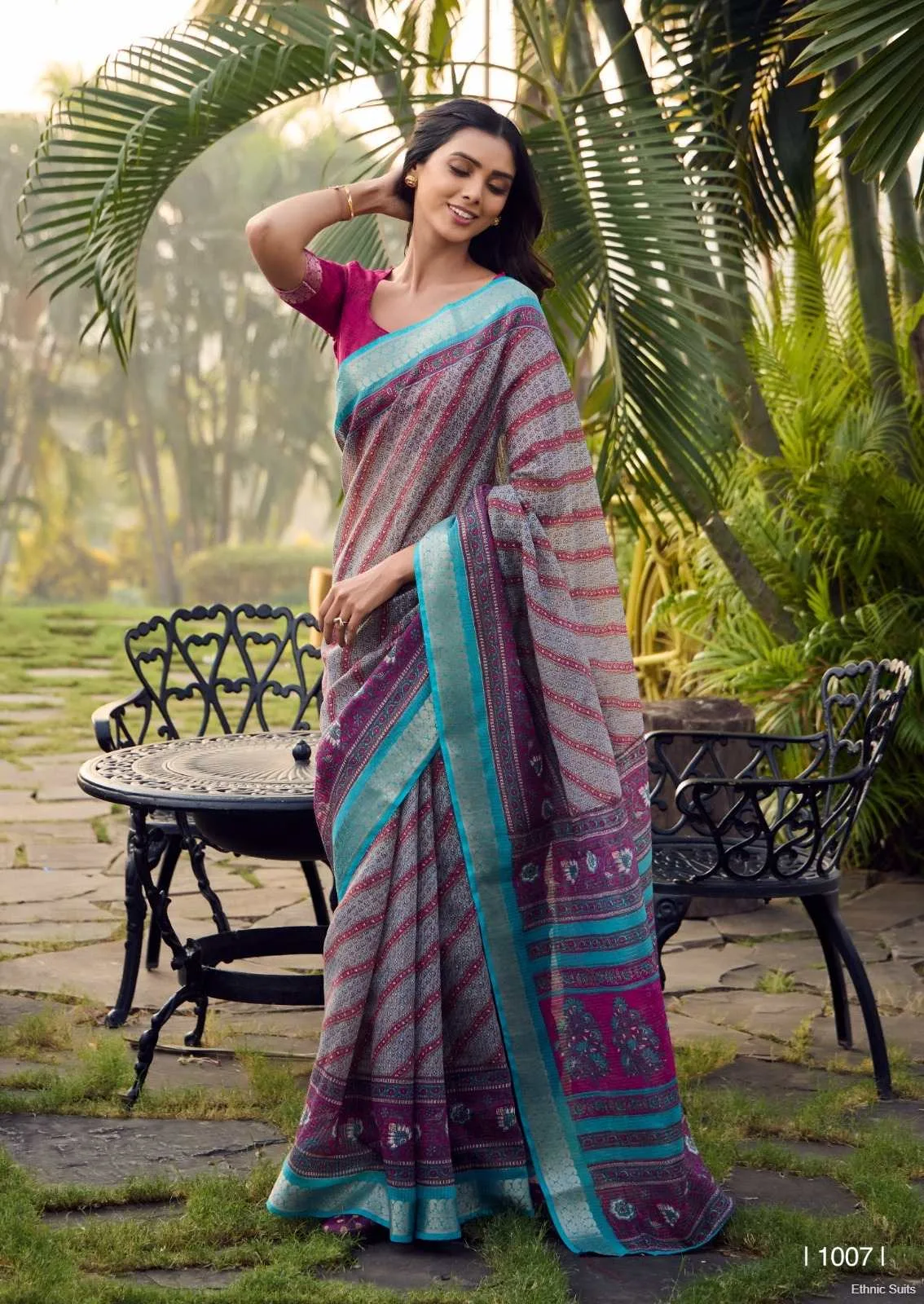 Soft Cotton Printed Saree With Jari Border - Image 3