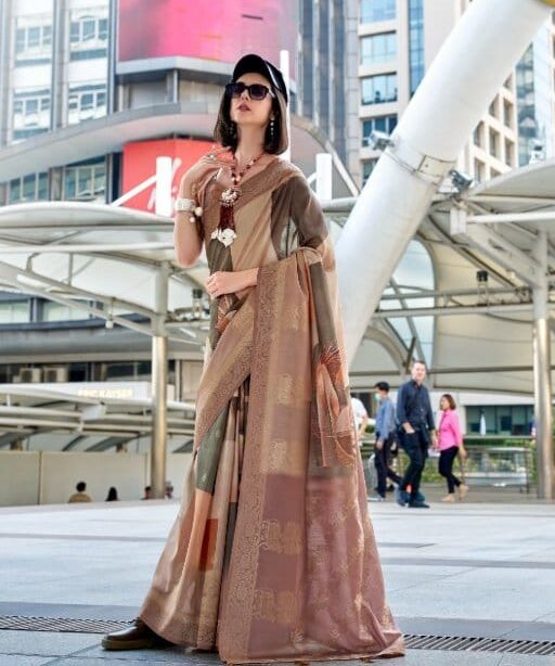 Exclusive Handloom Saree with Flower Print And Cow Weaving