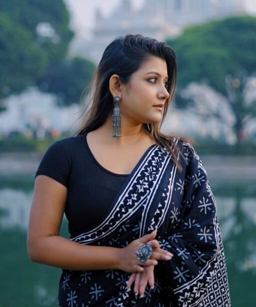 Ready To Wear Black Color Soft Linen Saree with Digital Print