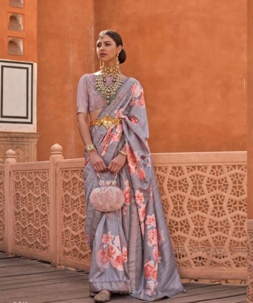 Traditional Silk Saree with Floral Print for Rich Look