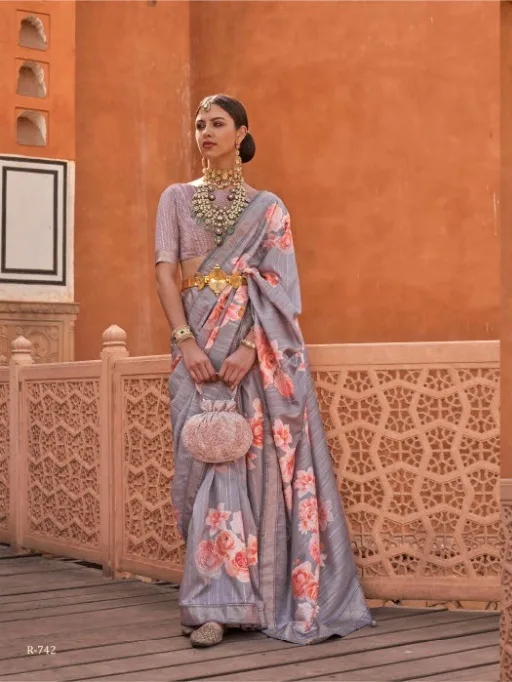 Traditional Silk Saree with Floral Print for Rich Look