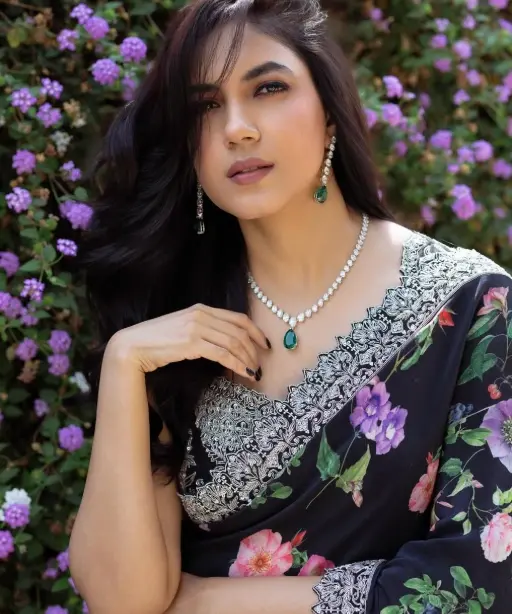 Bollywood Inspired Black Floral Border Saree