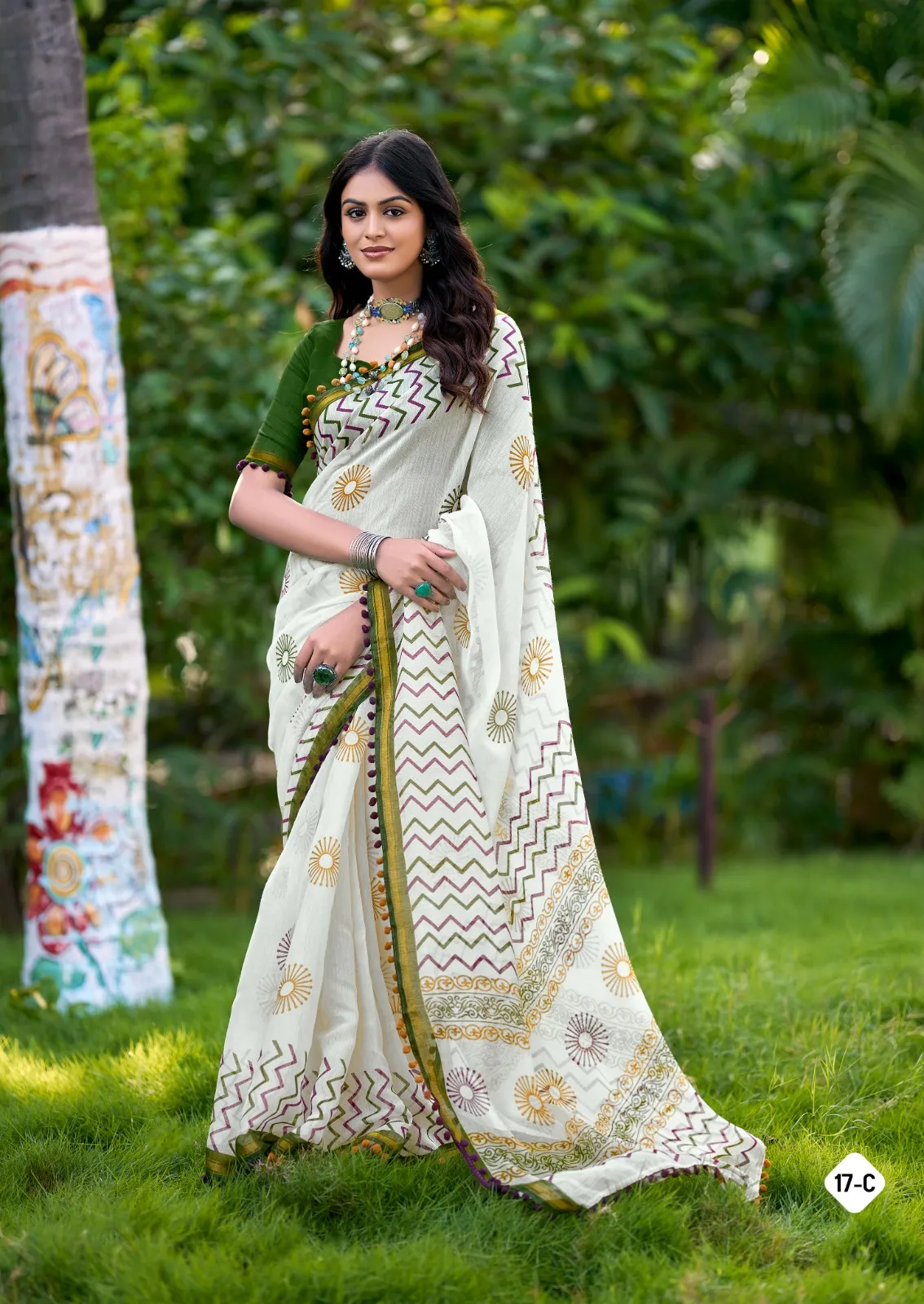 Mul Mul Cotton Saree with Unique Pattern - Image 2