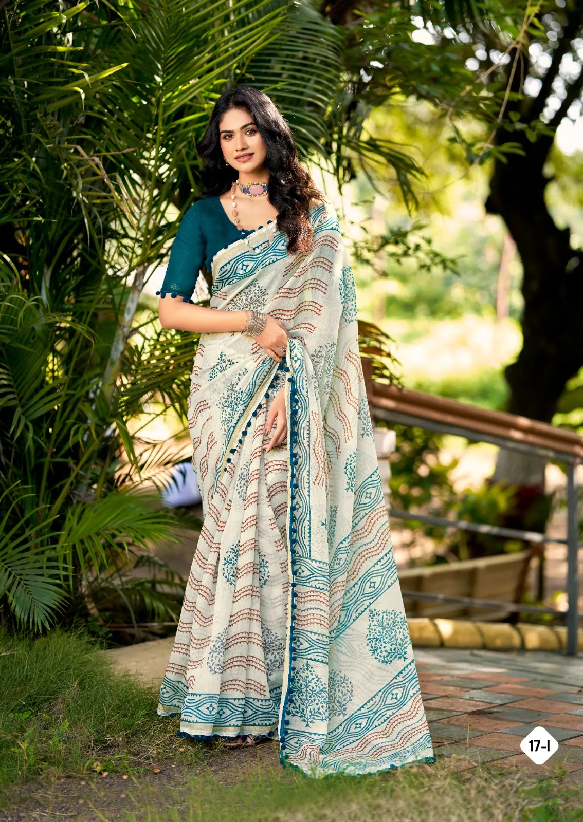 Mul Mul Cotton Saree with Unique Pattern - Image 3