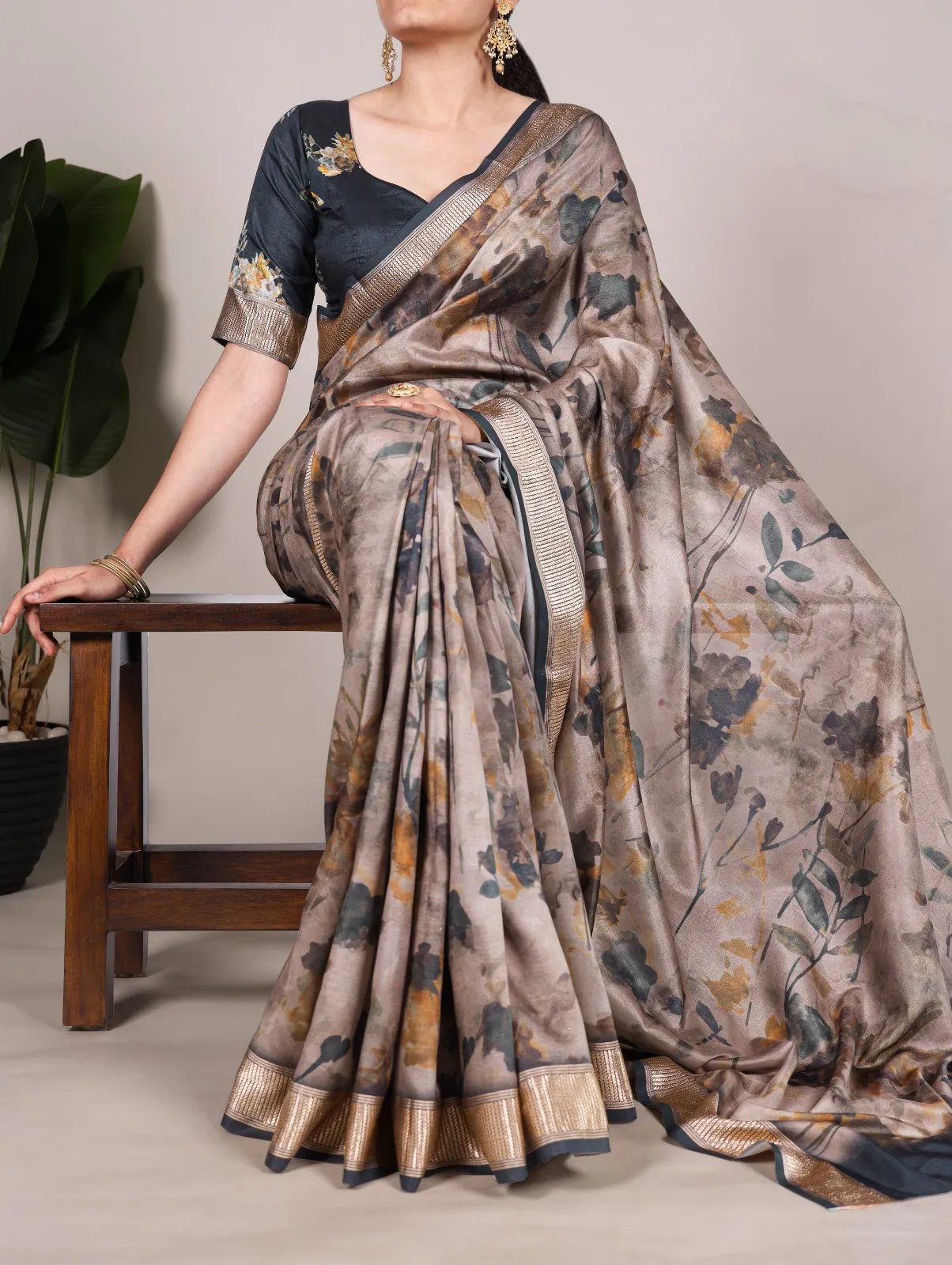 Tussar Silk Floral Printed Saree - Image 5