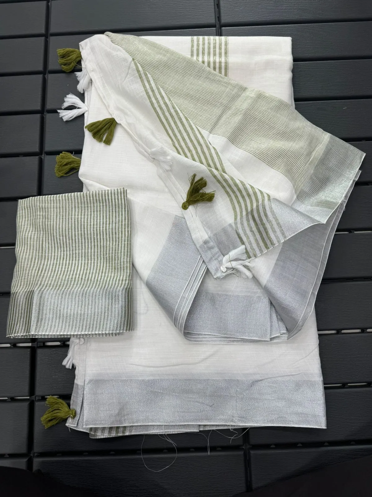 Handwoven Manipuri Cotton Saree under 500 - Image 2