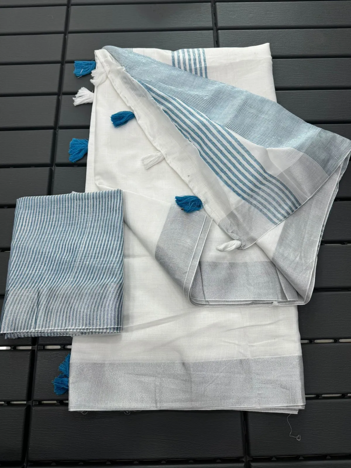 Handwoven Manipuri Cotton Saree under 500 - Image 4