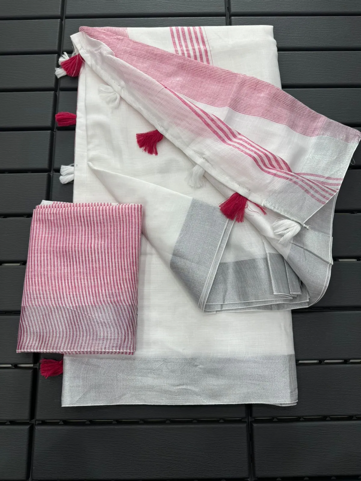 Handwoven Manipuri Cotton Saree under 500 - Image 7