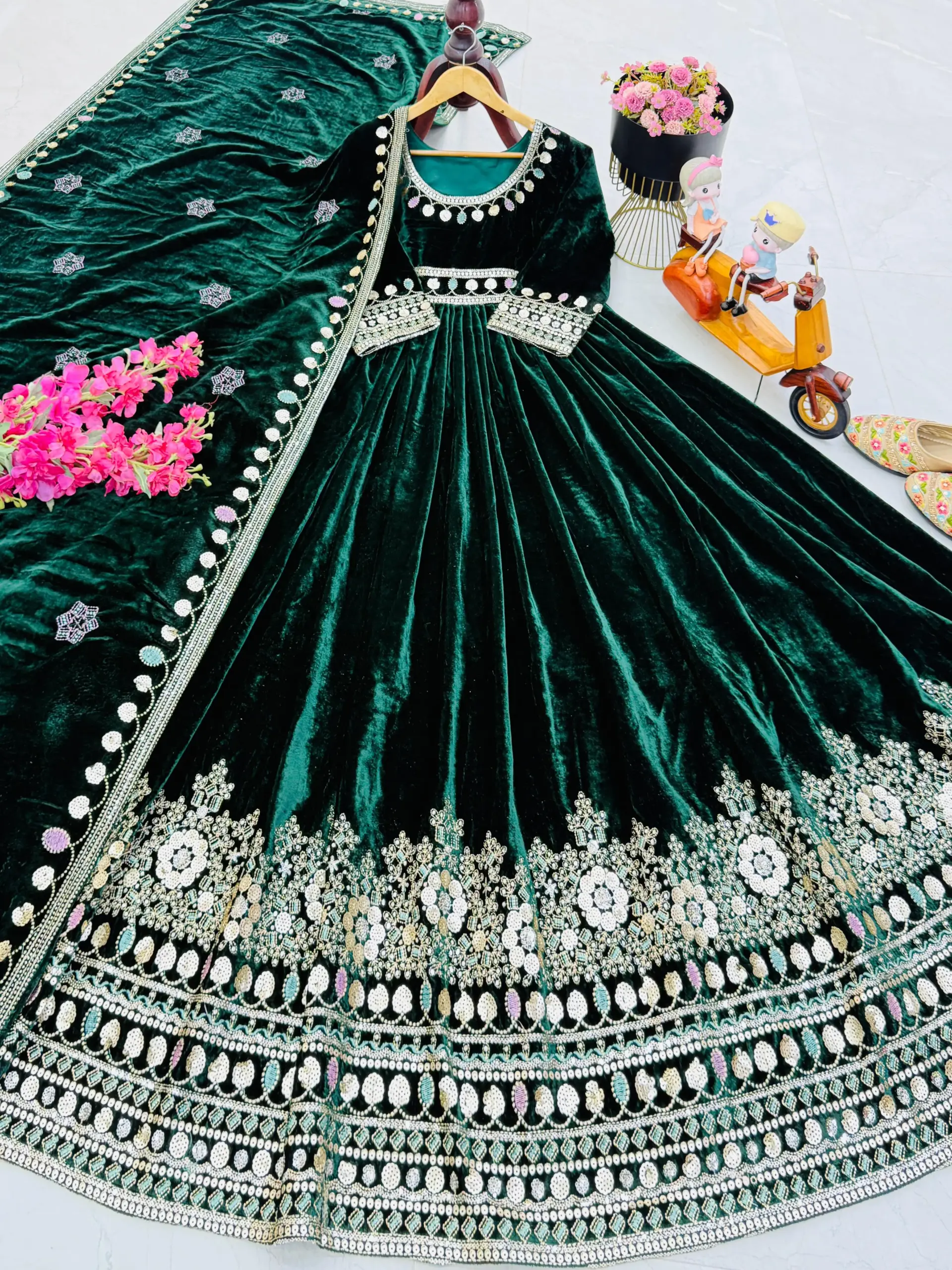 Kriti Sanon Inspired Velvet Anarkali Suit - Image 3