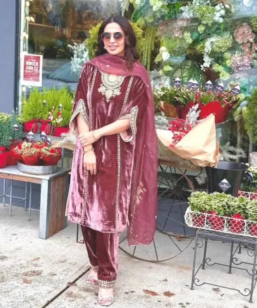 Pink Embroidery Winter Velvet Suit for Wedding