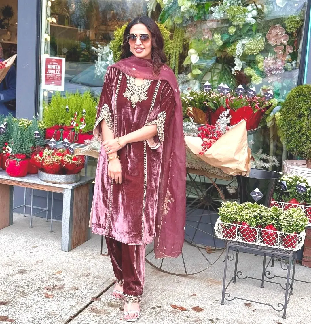 Pink Embroidery Winter Velvet Suit for Wedding