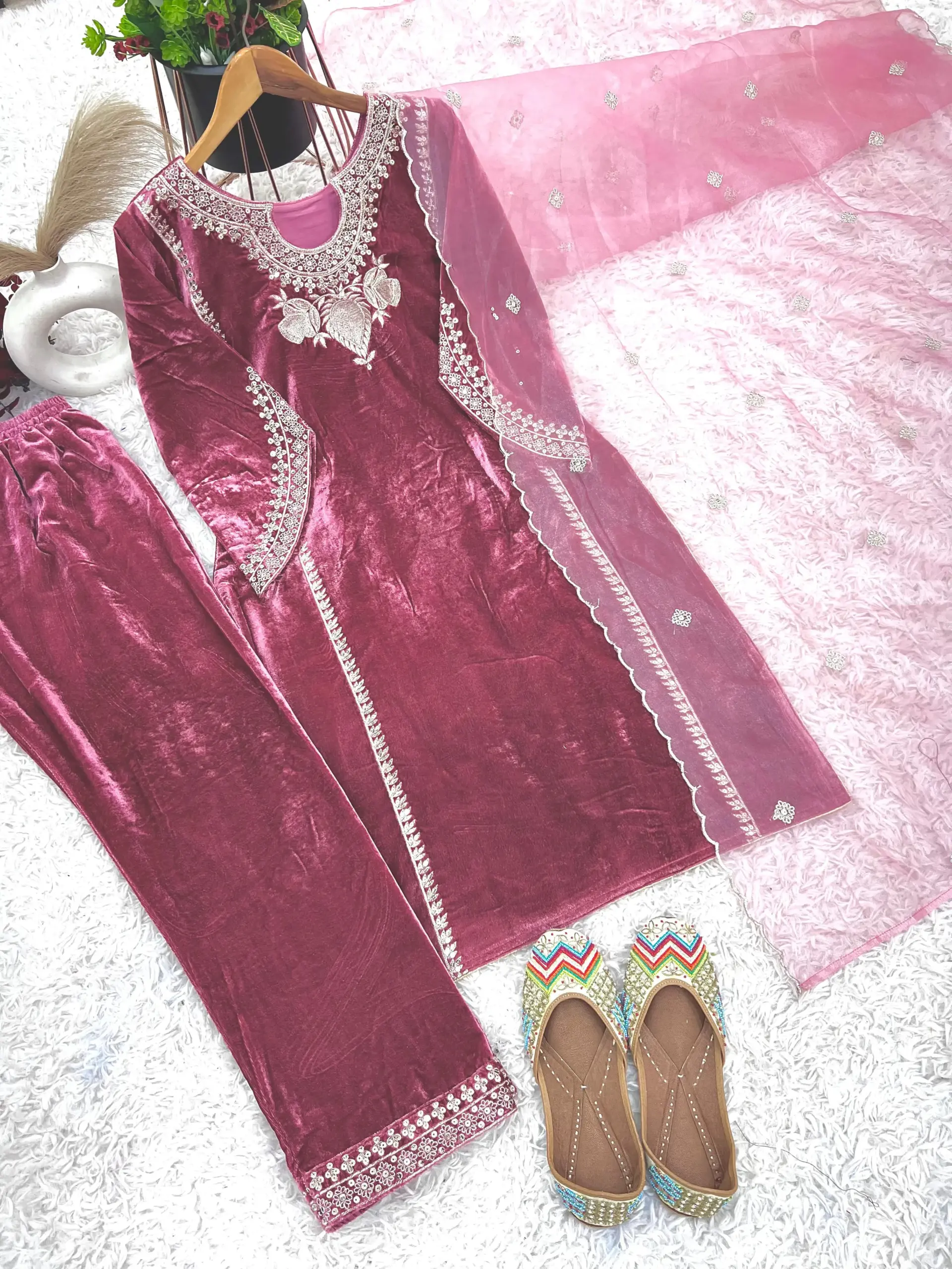 Pink Embroidery Winter Velvet Suit for Wedding - Image 2