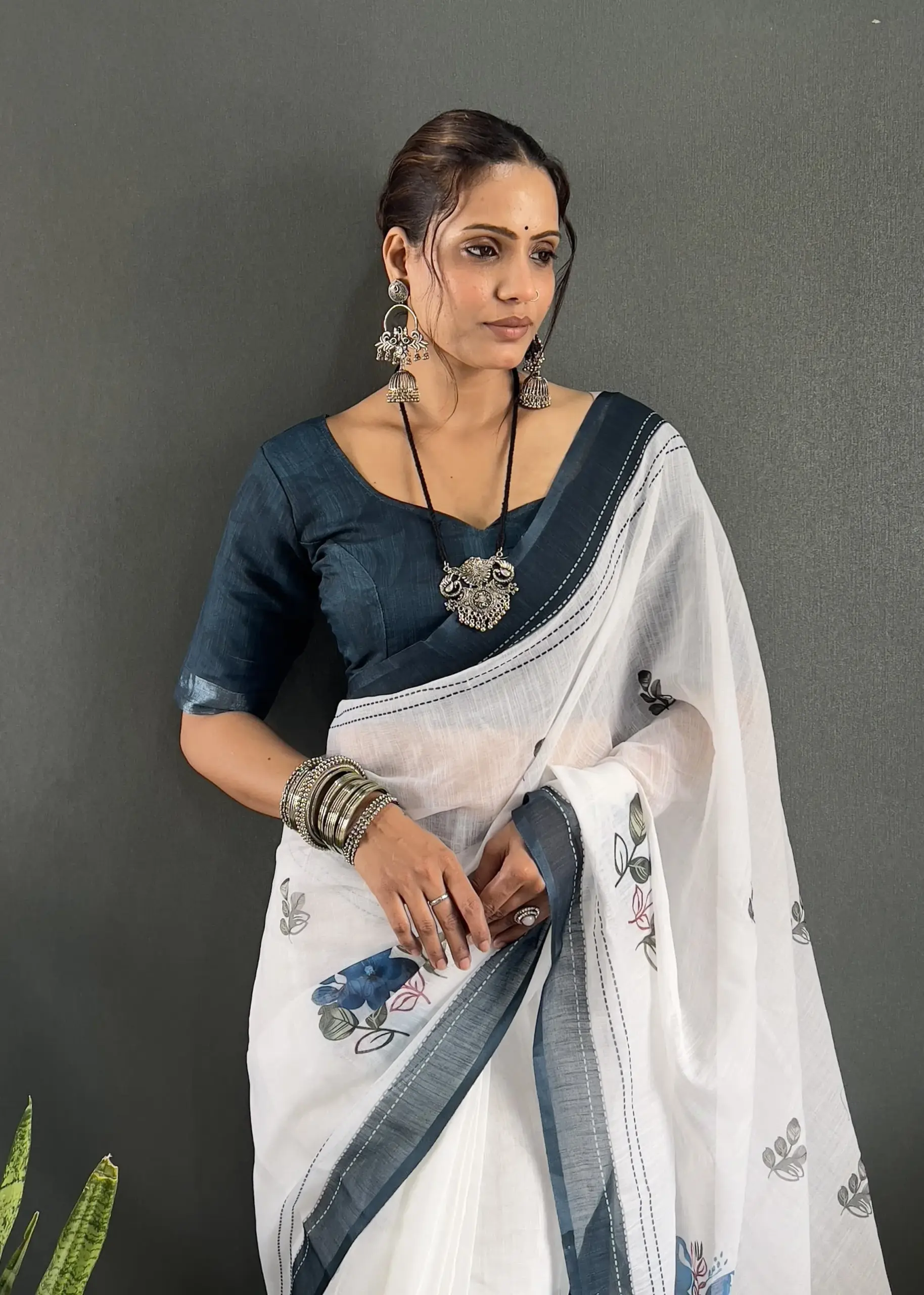 Readymade Linen Saree for Office - Image 5