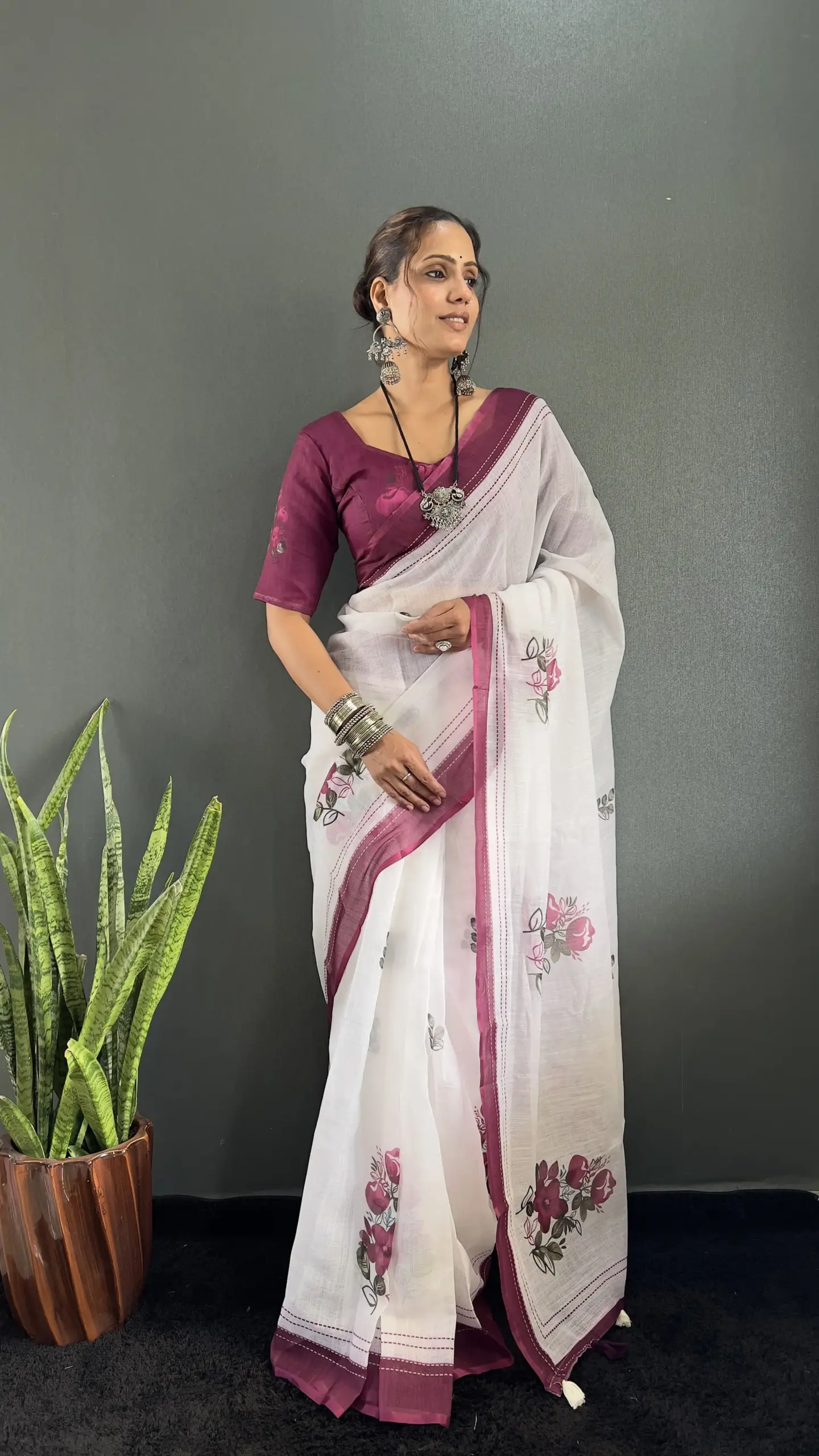 Readymade Linen Saree for Office - Image 8