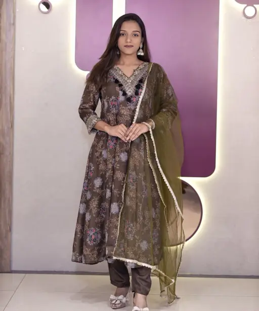 Stylish 3 Piece Kurti Set Design