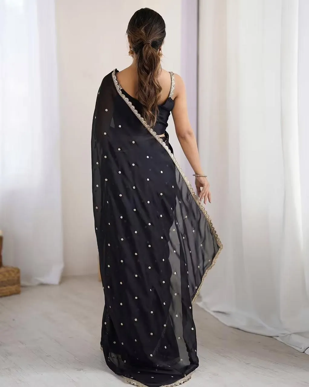 Stylish Border Wedding Saree Under1000 - Image 13