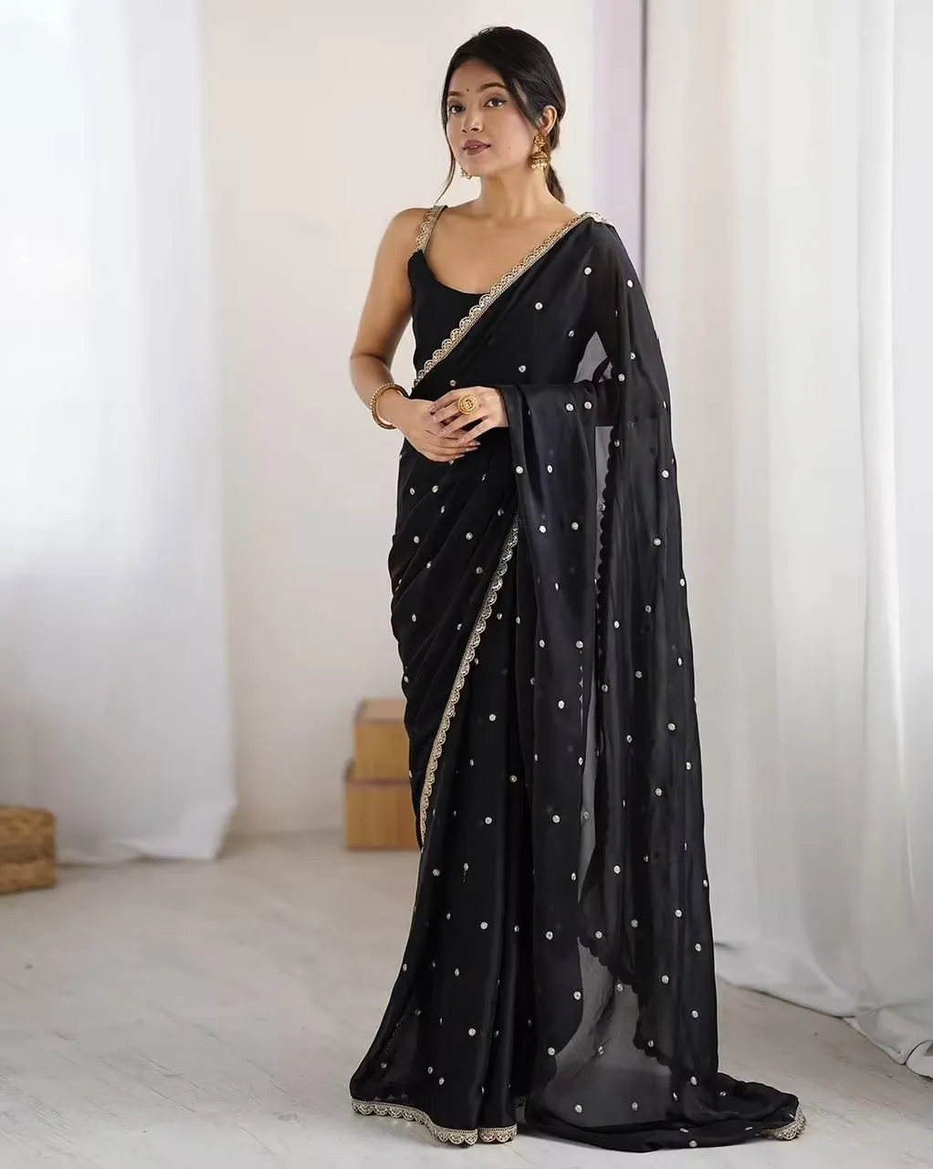 Stylish Border Wedding Saree Under1000 - Image 2