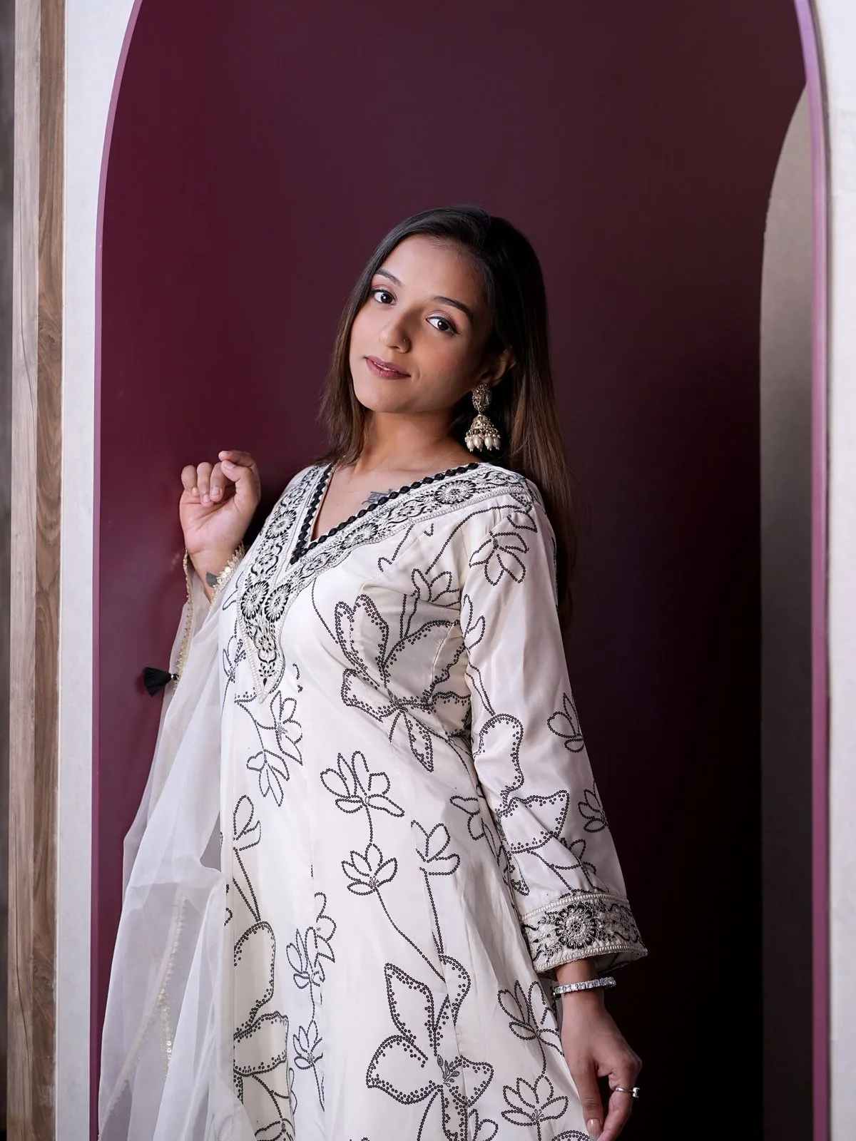 Stylish White Color Anarkali Kurti Set - Image 4