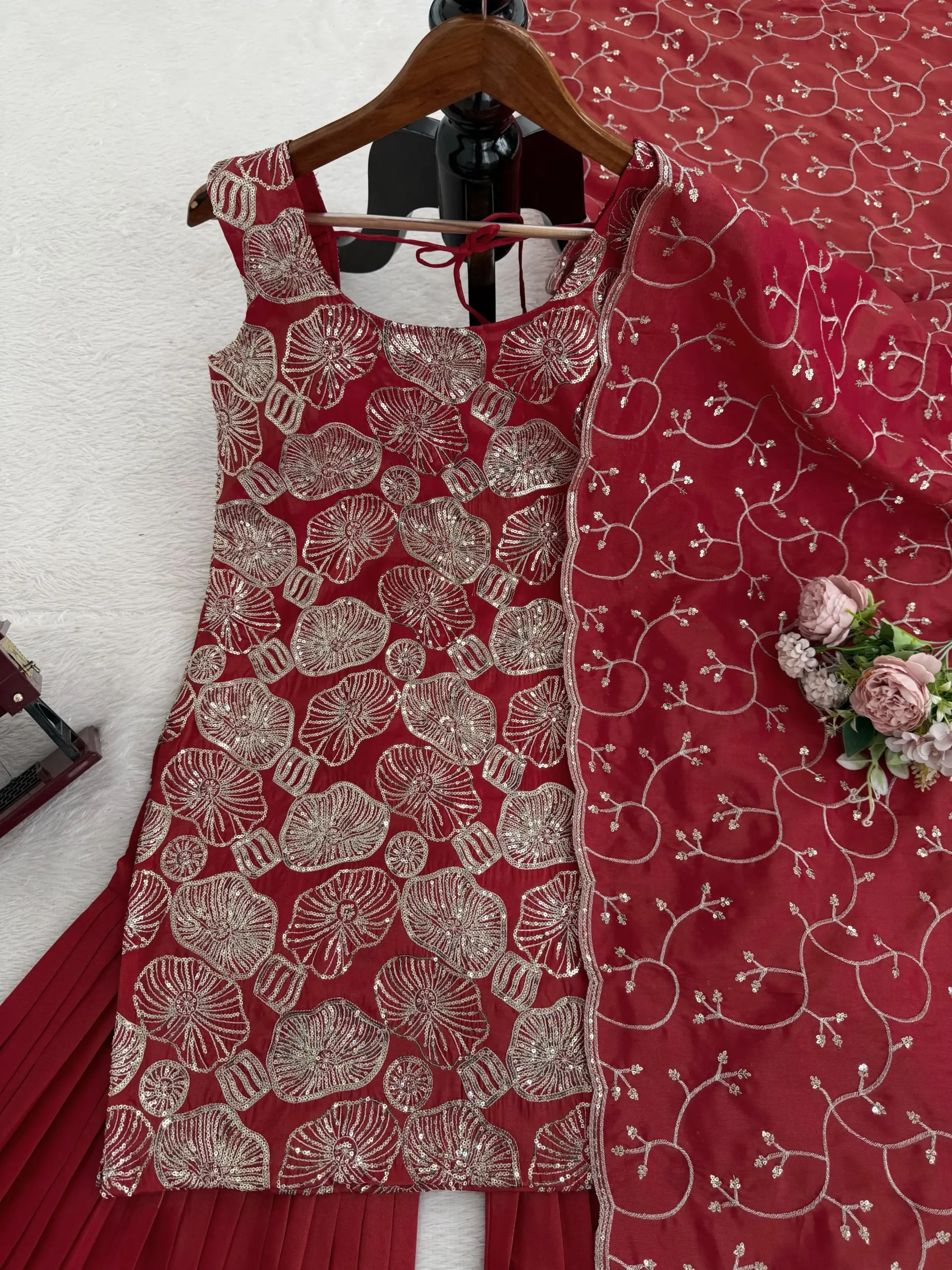 Wedding Special Sleeveless Suit Set - Image 4