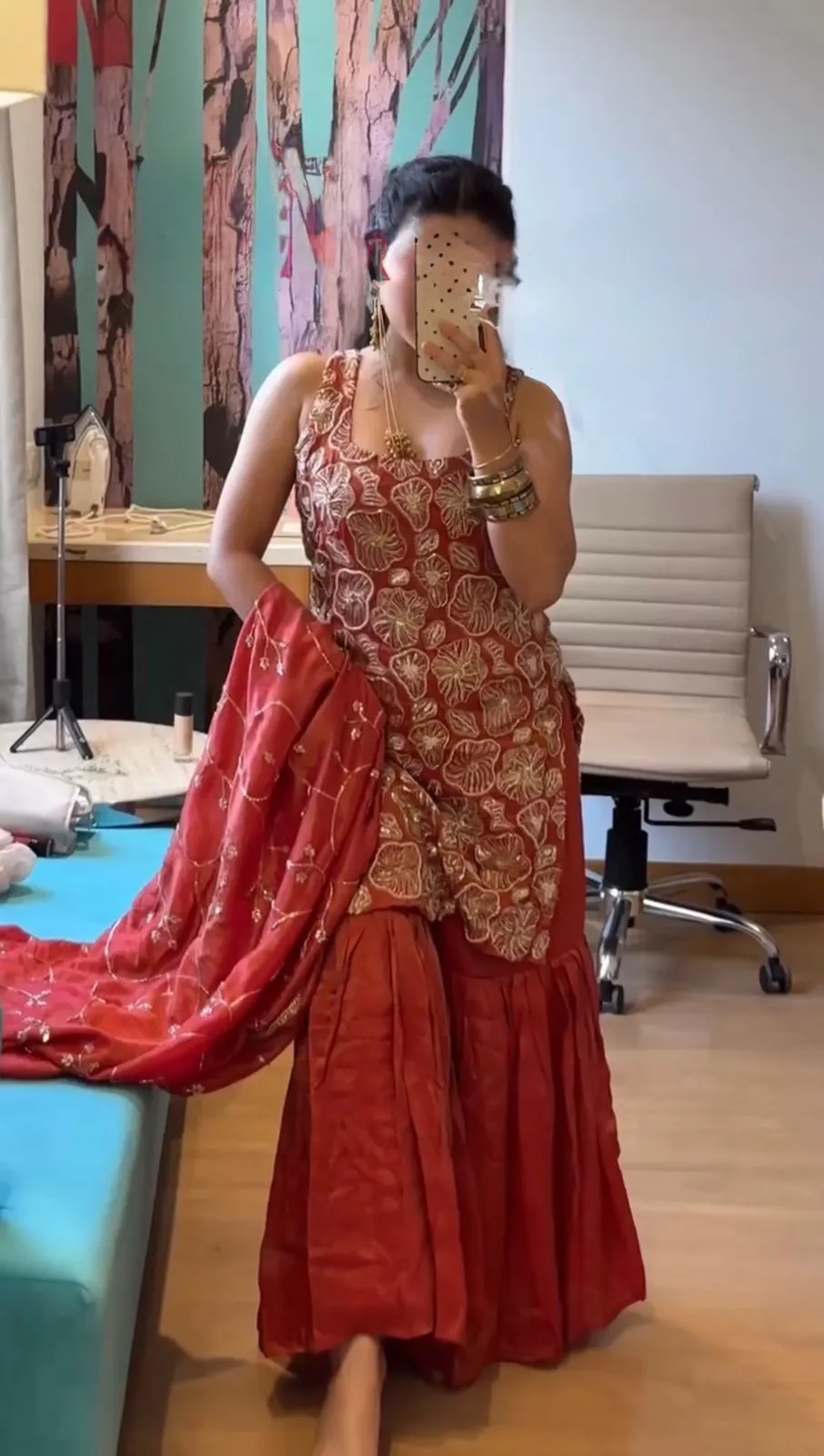 Wedding Special Sleeveless Suit Set - Image 5