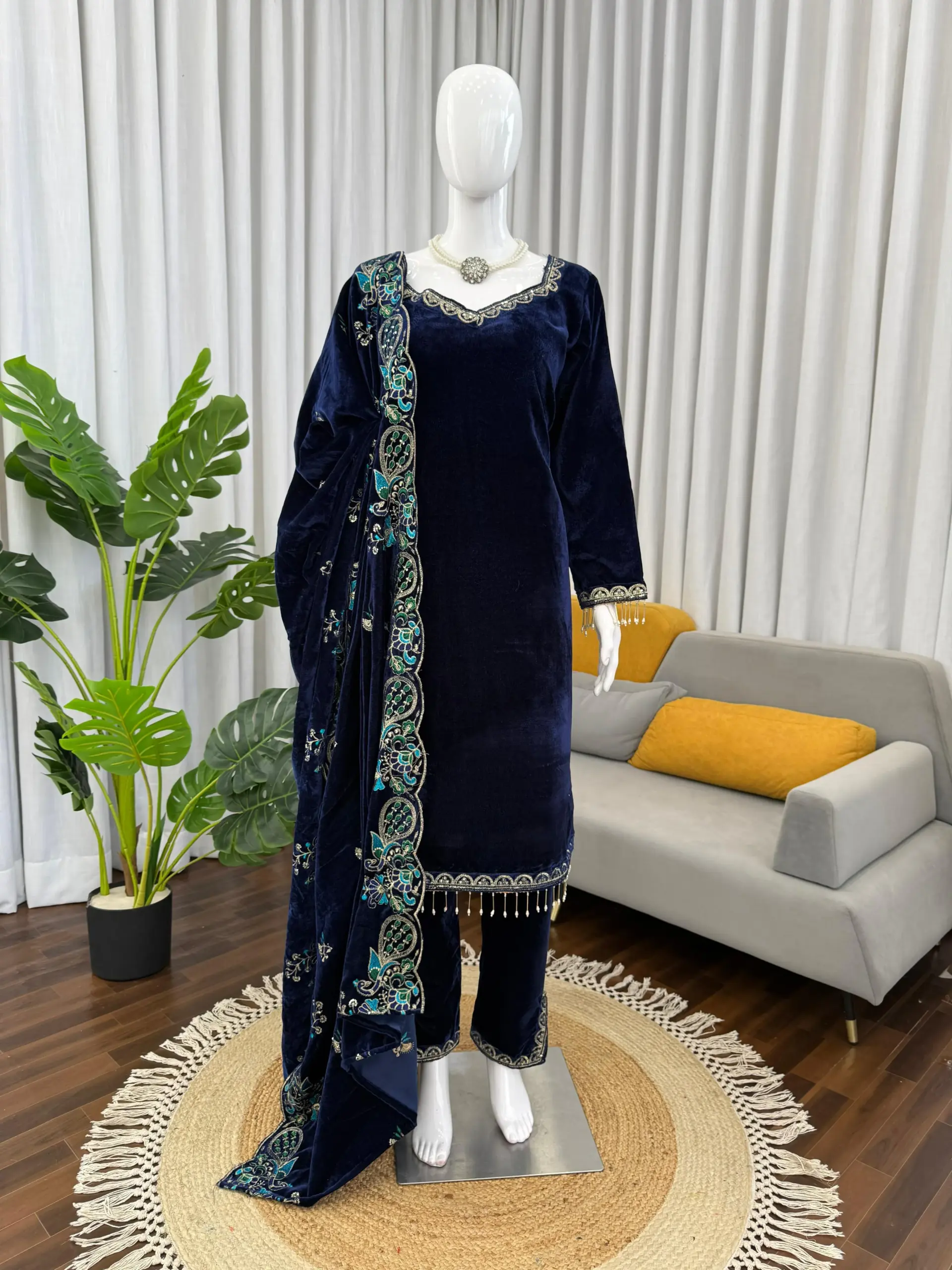 Winter Velvet Suit with Heavy Dupatta - Image 4