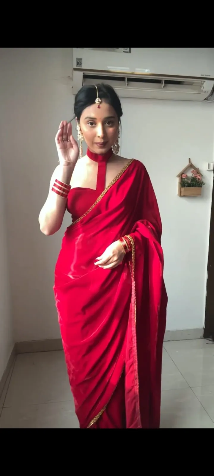 Big Boss Inspired Red Velvet Readymade Saree