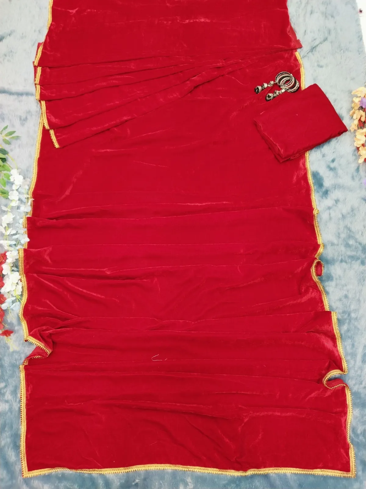 Big Boss Inspired Red Velvet Readymade Saree - Image 2
