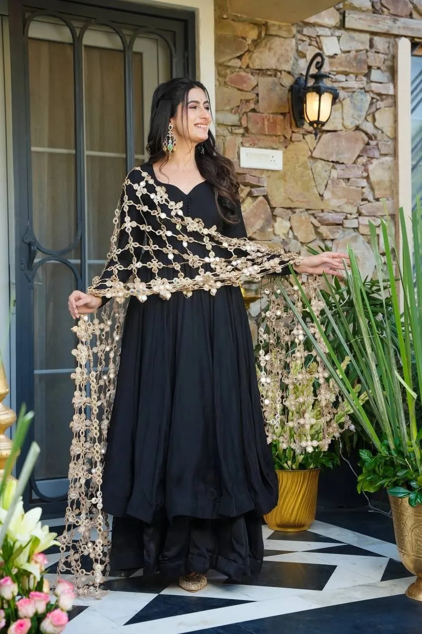Black Gown with Viral Net Dupatta Heavy - Image 4