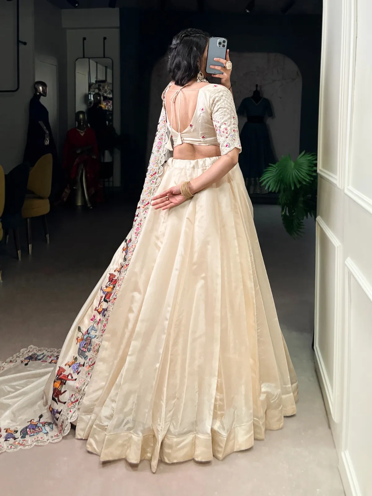 Off White Bridesmaid Lehenga with Heavy Dupatta - Image 2