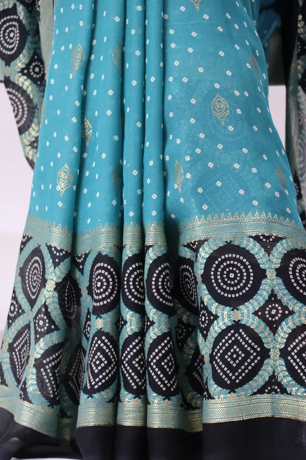 Pastel Color Bandhni Printed Saree Under Budget - Image 6