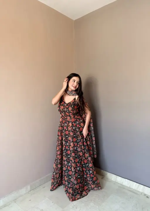 Sleeveless Gown Design for Party