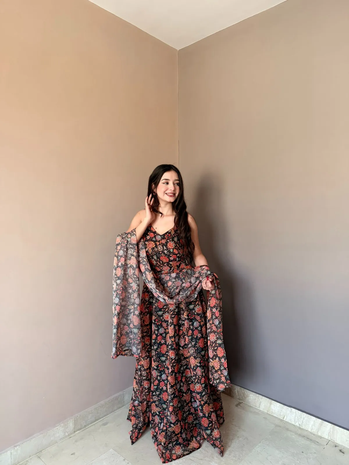 Sleeveless Gown Design for Party - Image 3