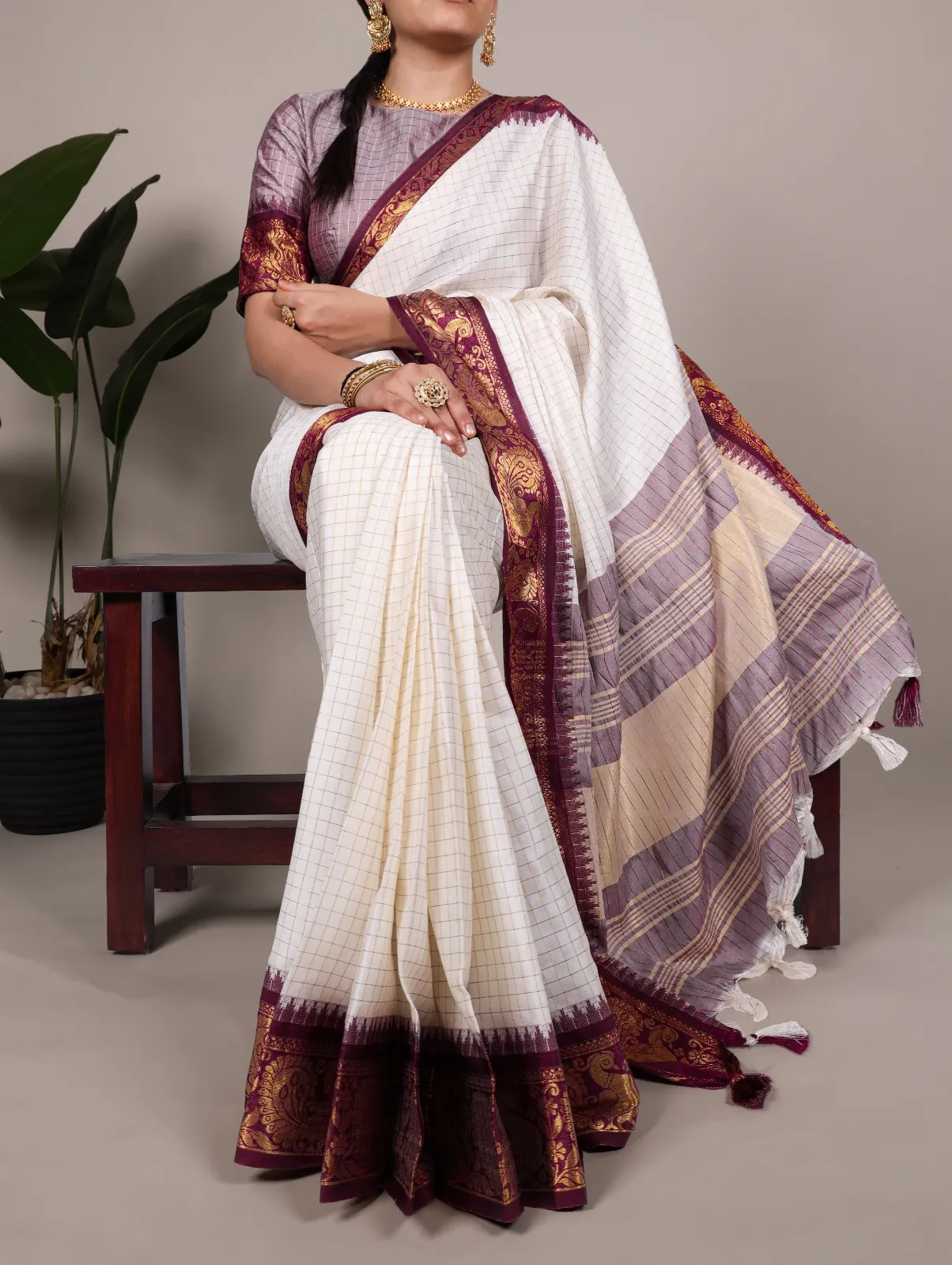 South Special Cotton chex Saree - Image 5