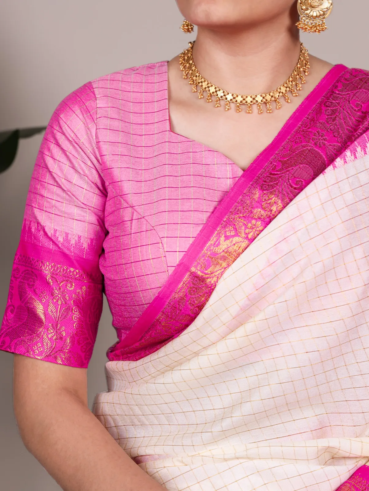 South Special Cotton chex Saree - Image 6