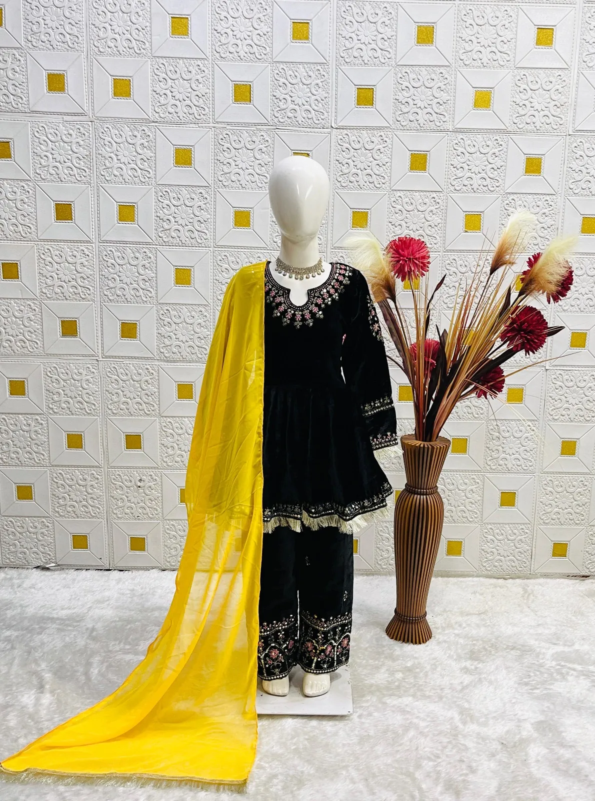 Winter Wear Velvet Kids Salwar Suit - Image 4