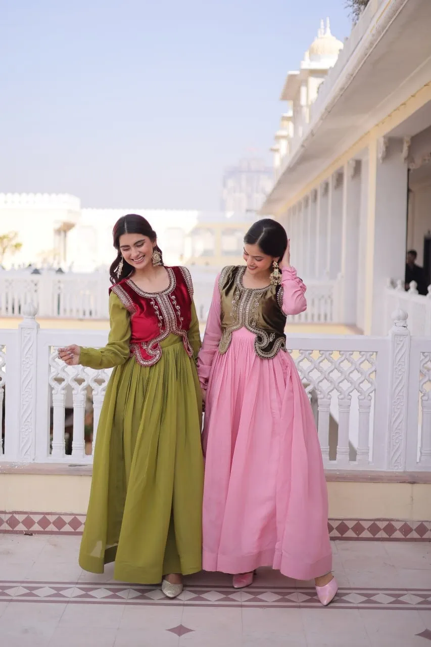 Baby Pink Gown with Jacket Design - Image 3