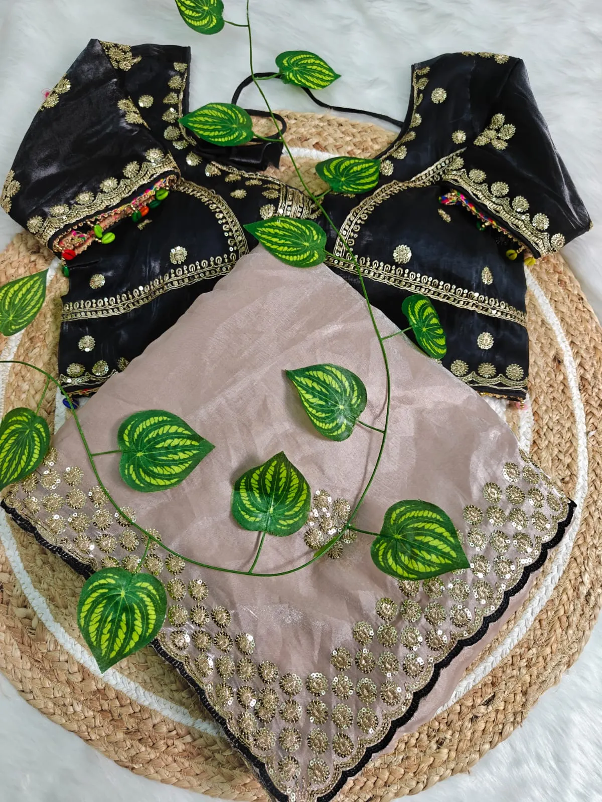 Creme Embroidery Saree with Readymade Contrast Blouse - Image 4