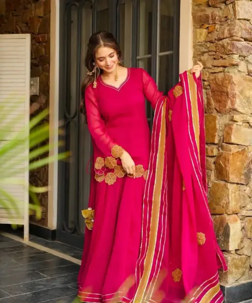 Beautiful Rani Cut Work Salwar Suit