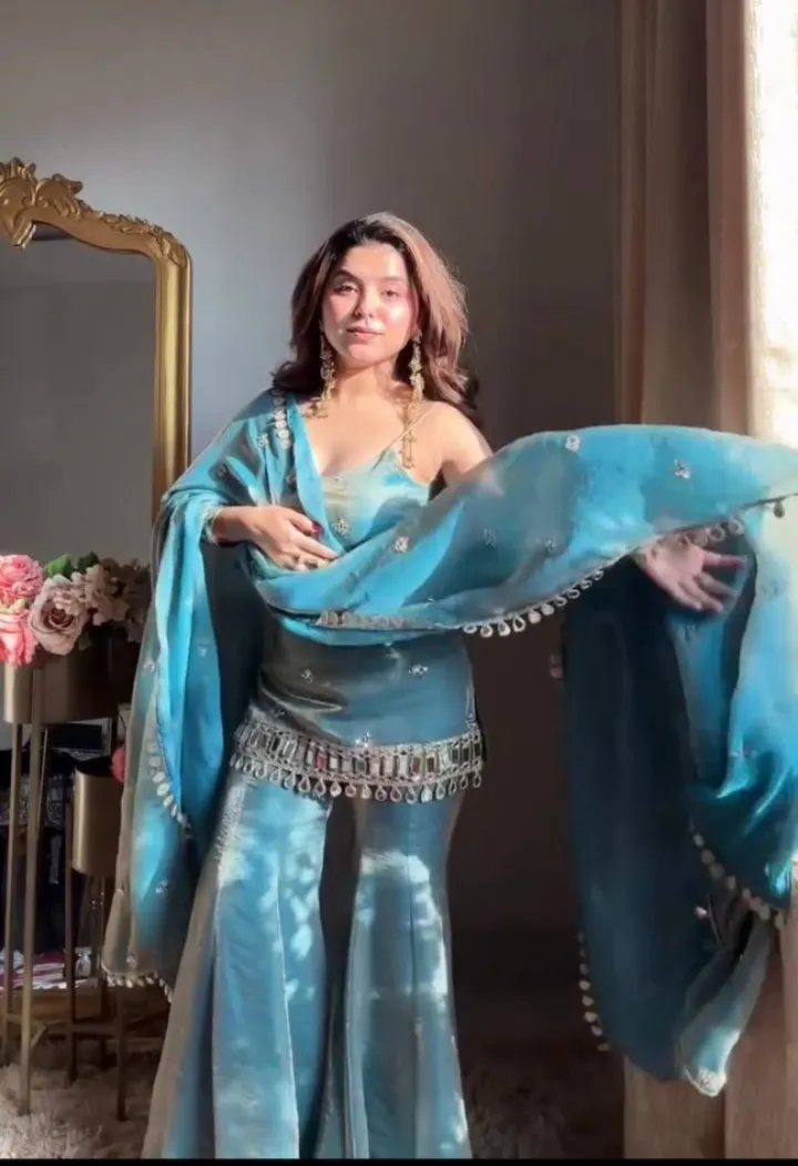 Blue Sleeveless Mirror Kurti Set