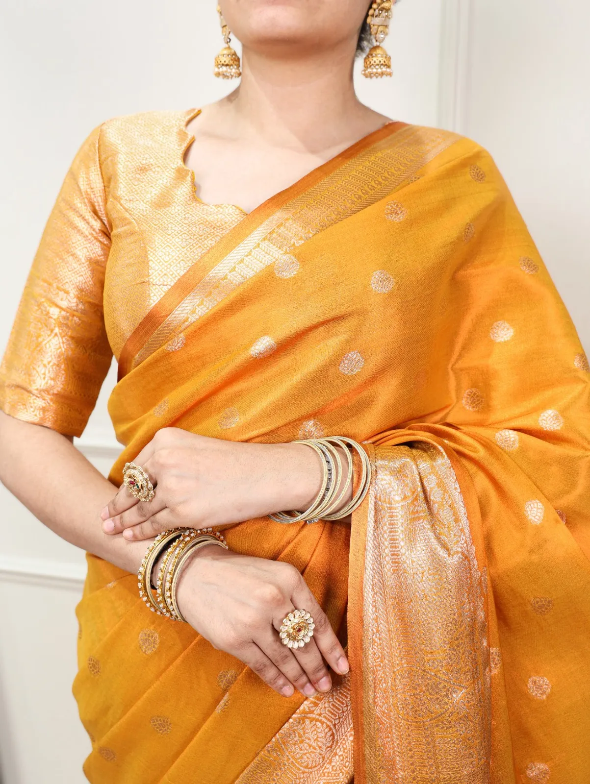 Golden Dual Tone Kasavu Silk Festive Saree - Image 2