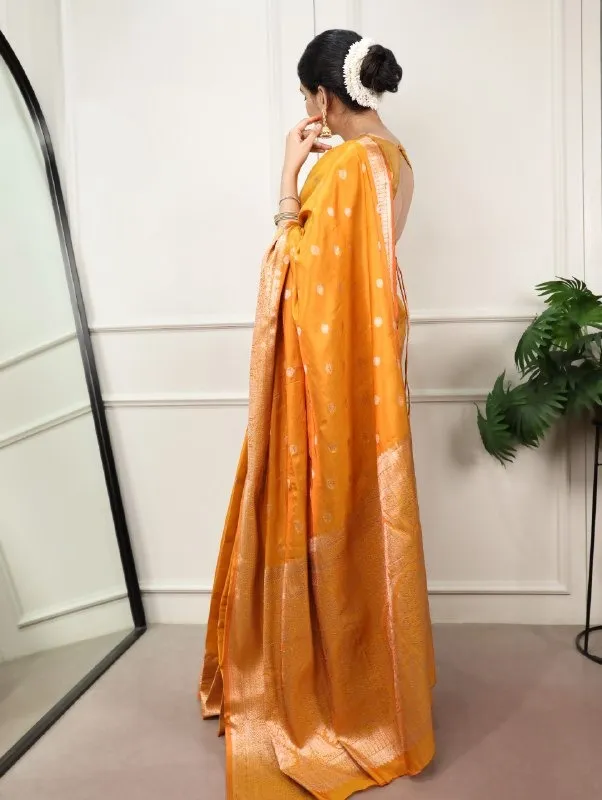 Golden Dual Tone Kasavu Silk Festive Saree - Image 4