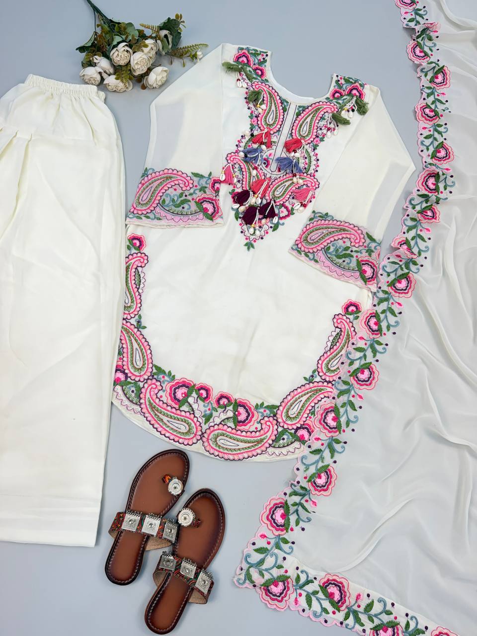 Creme Pakistani Style Farsi Salwar Suit - Image 4