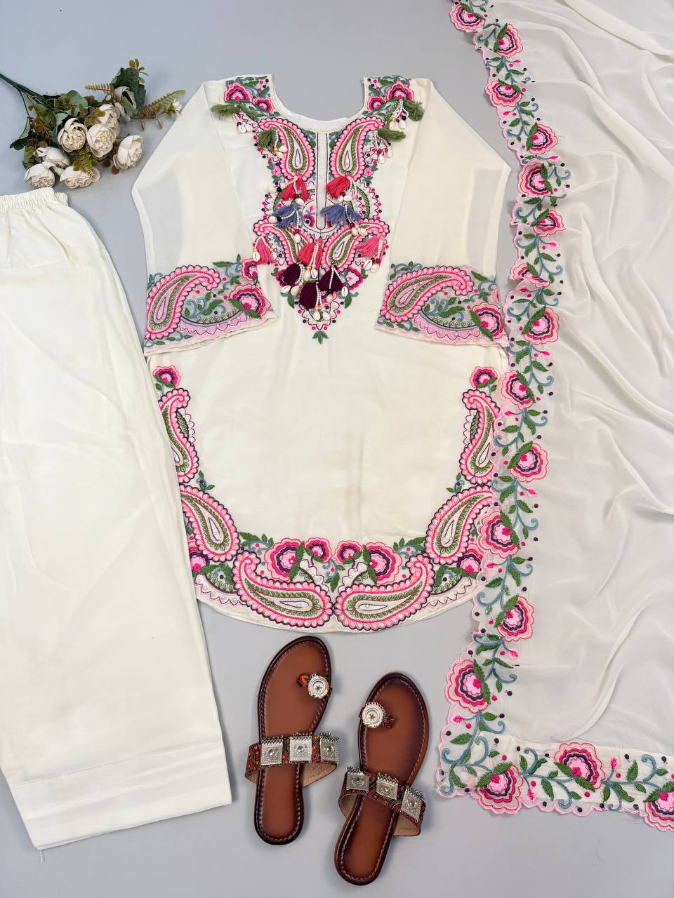 Creme Pakistani Style Farsi Salwar Suit - Image 5