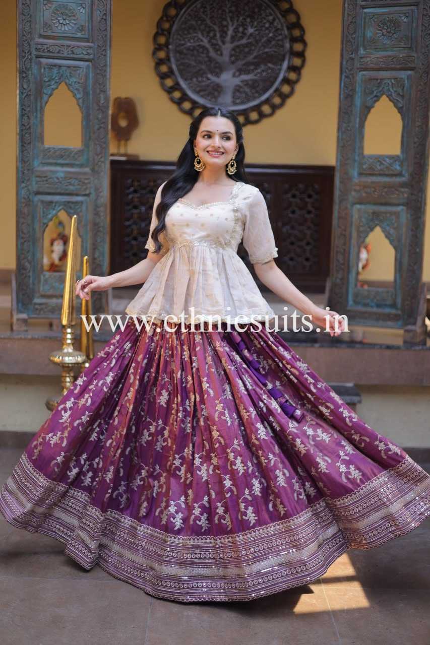 Designer Dyeable Viscose Jacquard Lehenga Choli set - Image 2